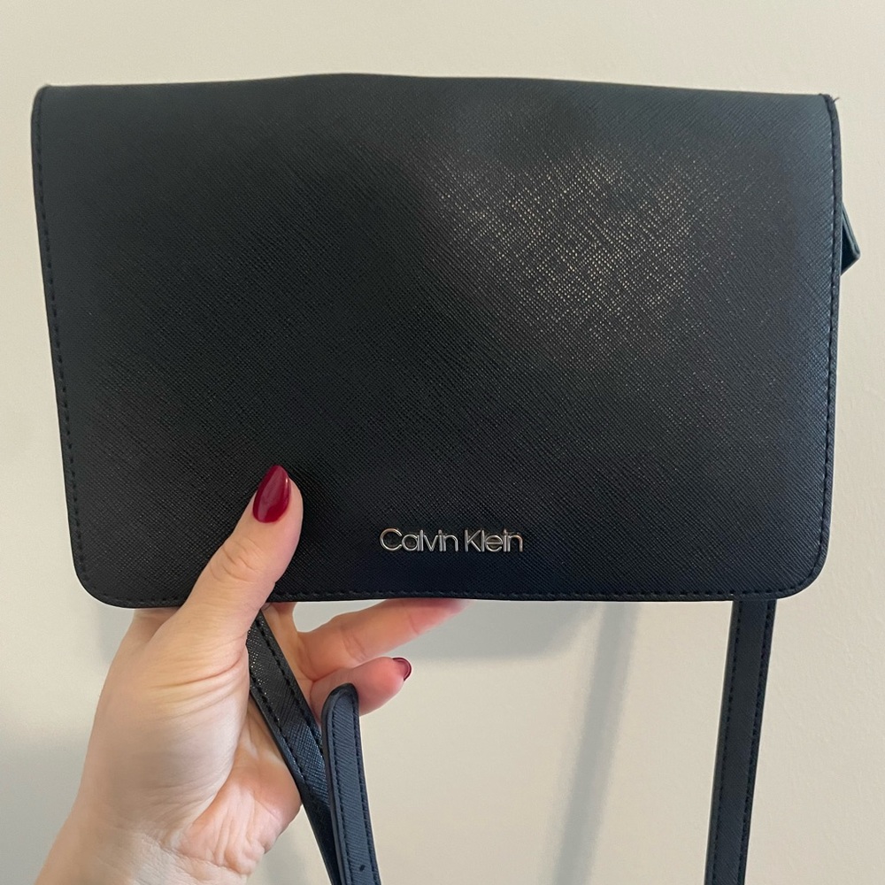 Preloved - Calvin Klein Black Crossbody Bag